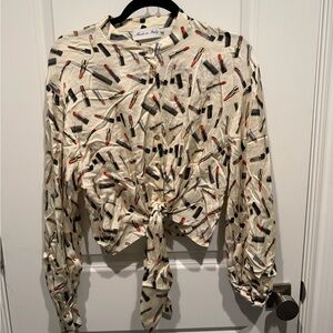 Stylish Button Down Shirt with Lipstick Print
